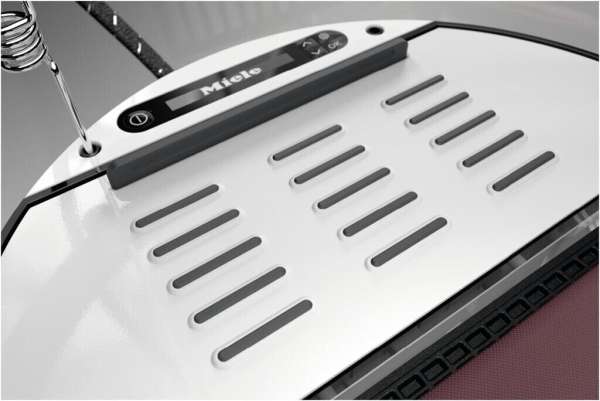 Miele B 4847 FashionMaster mit Display und zusätzlichem Steamer für beste Bügelergebnisse mit viel Komfort.